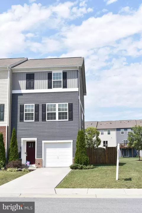 201 Magellan Dr, Martinsburg, WV 25404
