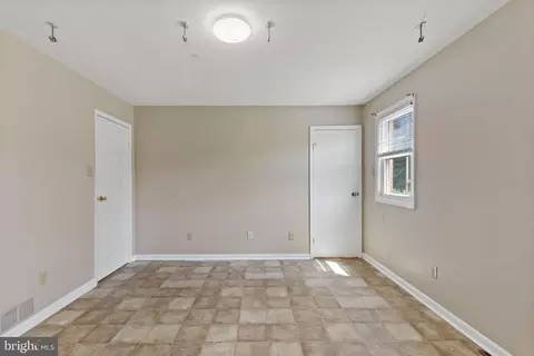 432 Regency Dr, Falling Waters, WV 25419 photo 32