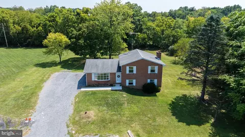 432 Regency Dr, Falling Waters, WV 25419 photo 3