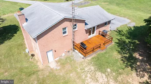 432 Regency Dr, Falling Waters, WV 25419 photo 6