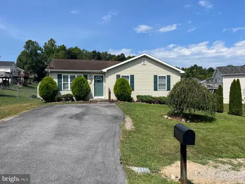 41 Orion Pl, Martinsburg, WV 25404