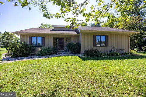 242 Chenoweth Dr, Bunker Hill, WV 25413