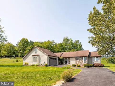 375 Sudley Ln, Martinsburg, WV 25403