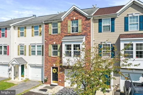 277 Scarboro Dr, Bunker Hill, WV 25413