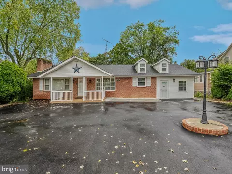 784 Rock Cliff Dr, Martinsburg, WV 25401