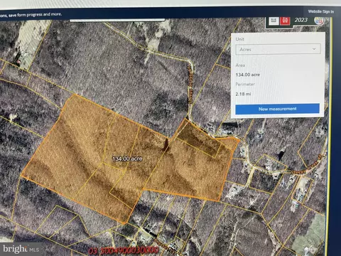 163 Sleepy Creek Road, Hedgesville, WV 25427
