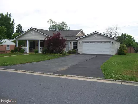 106 S Delaware Ave, Martinsburg, WV 25401