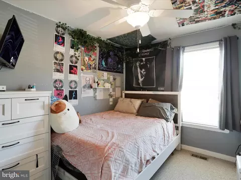 Bedroom - 53 Savage Ct, Falling Waters, WV 25419 photo 4 of 10