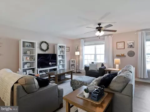 Living - 53 Savage Ct, Falling Waters, WV 25419 photo 1 of 1