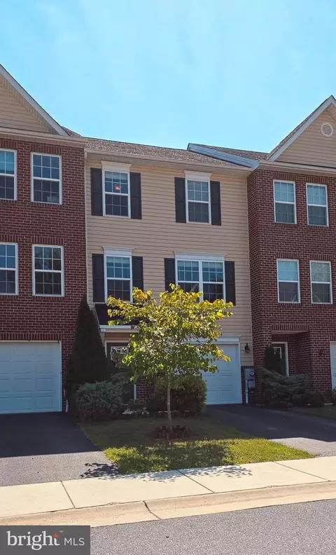 Exterior - 53 Savage Ct, Falling Waters, WV 25419 photo 3 of 17