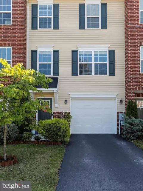 Exterior - 53 Savage Ct, Falling Waters, WV 25419 photo 5 of 17
