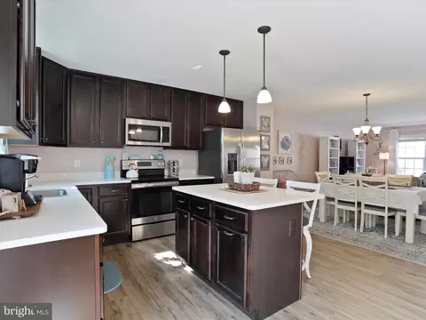 Kitchen - 53 Savage Ct, Falling Waters, WV 25419 photo 3 of 4