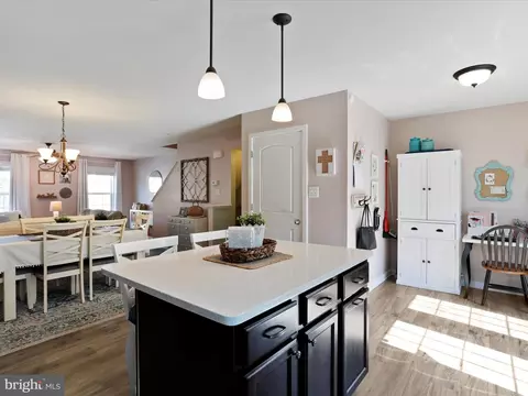 Kitchen - 53 Savage Ct, Falling Waters, WV 25419 photo 4 of 4