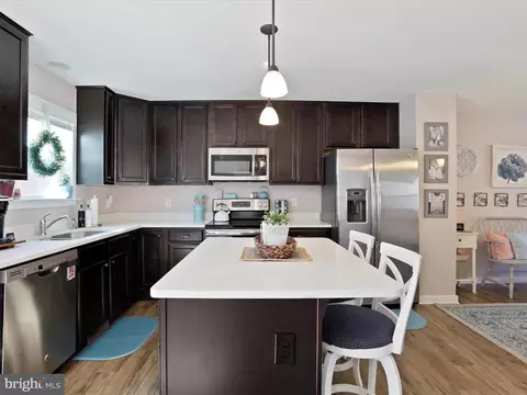 Kitchen - 53 Savage Ct, Falling Waters, WV 25419 photo 2 of 4
