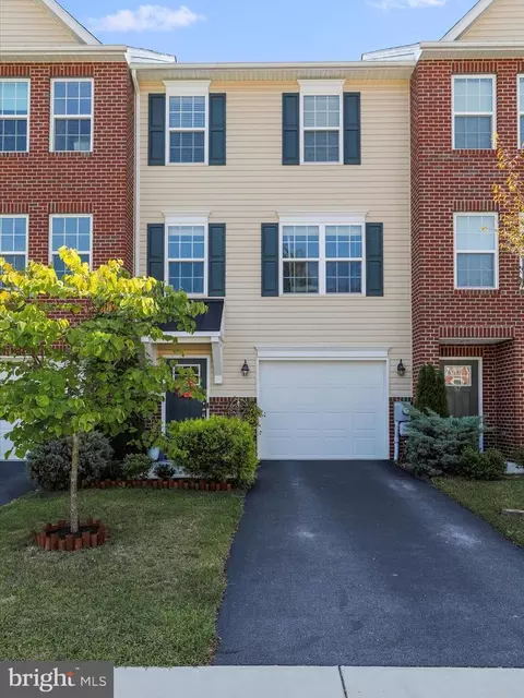 Exterior - 53 Savage Ct, Falling Waters, WV 25419 photo 4 of 17