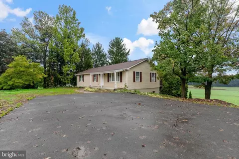 330 S Ridge Rd S, Martinsburg, WV 25403