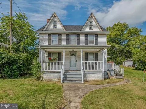 135 Pontiac Dr, Inwood, WV 25428