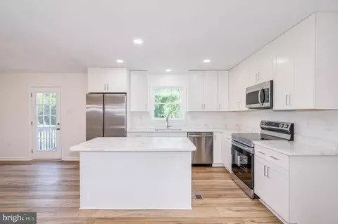 Kitchen - 41 Muse St, Falling Waters, WV 25419 photo 1 of 4
