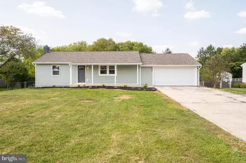 41 Muse St, Falling Waters, WV 25419