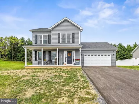 658 Duckwoods Ln, Martinsburg, WV 25403