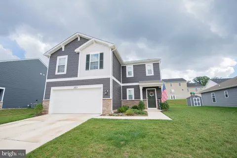323 Aylesbury Ln, Martinsburg, WV 25403