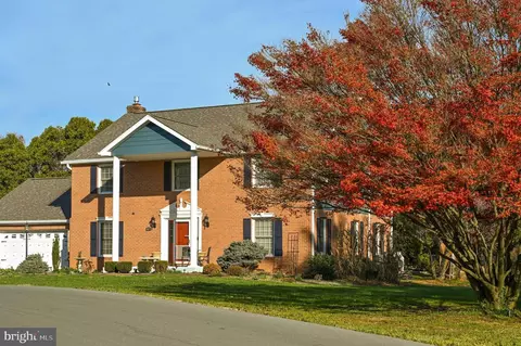 805 Lupton Dr, Martinsburg, WV 25401