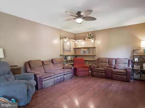 337 Drewery Ln, Falling Waters, WV 25419 photo 13