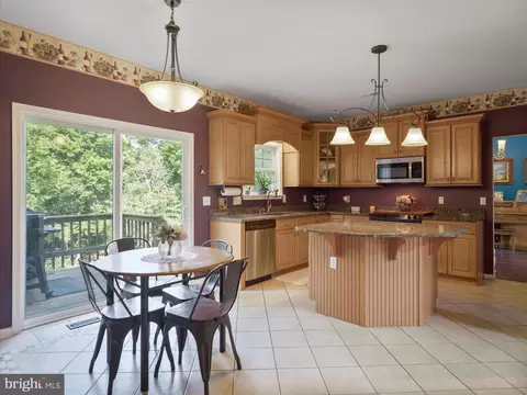 337 Drewery Ln, Falling Waters, WV 25419 photo 11