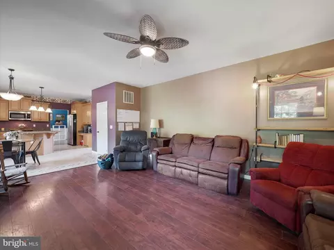 337 Drewery Ln, Falling Waters, WV 25419 photo 14