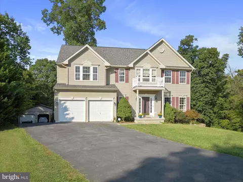 337 Drewery Ln, Falling Waters, WV 25419 photo 2