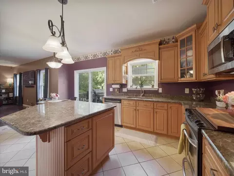337 Drewery Ln, Falling Waters, WV 25419 photo 7