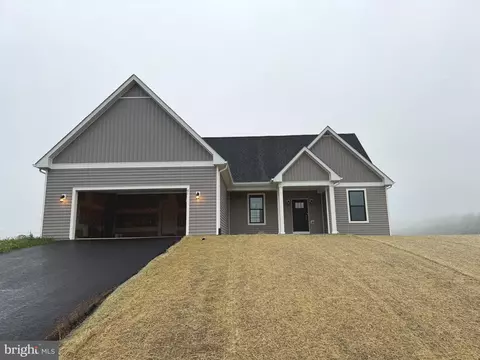 51 Lauder Dr, Martinsburg, WV 25403