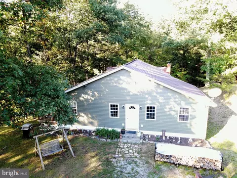 3604 Swinging Bridge Rd, Hedgesville, WV 25427