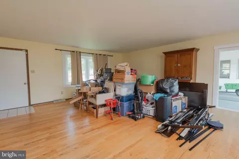 736 Loop Rd, Gerrardstown, WV 25420 photo 7