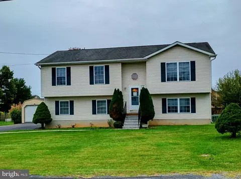 137 Isaac Dr, Bunker Hill, WV 25413