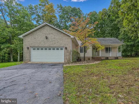 488 Chantilly Ln, Inwood, WV 25428