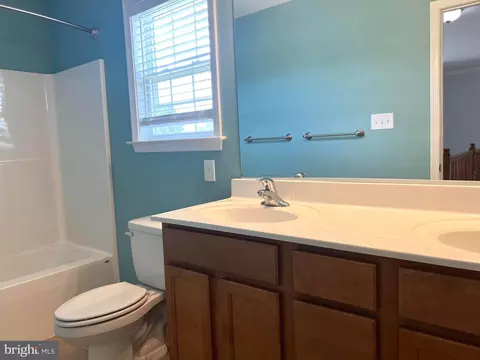 Bath - 31 Durham Ct, Falling Waters, WV 25419 photo 3 of 3