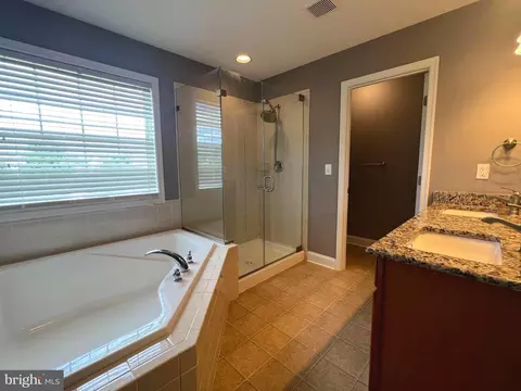 Bath - 31 Durham Ct, Falling Waters, WV 25419 photo 1 of 3