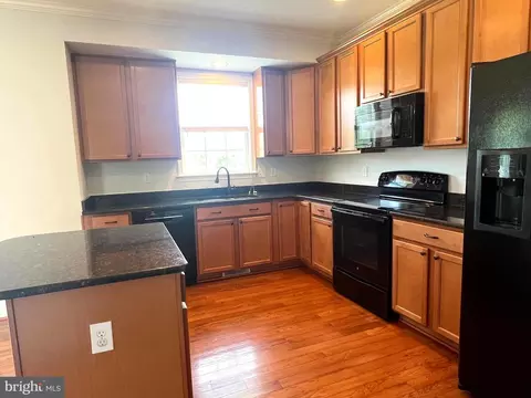 Kitchen - 31 Durham Ct, Falling Waters, WV 25419 photo 2 of 2