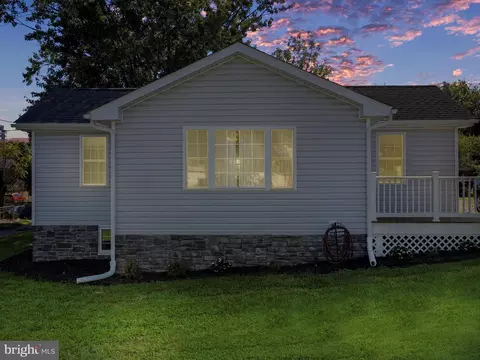 915 Thompson St, Martinsburg, WV 25401