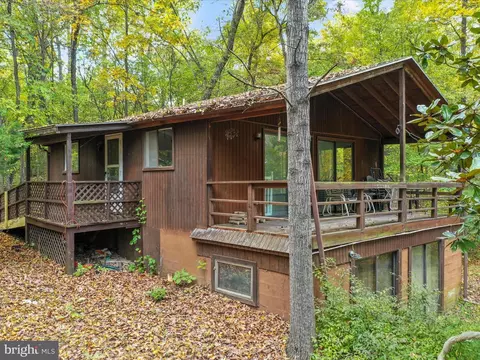 527 Montevallo Ln, Hedgesville, WV 25427