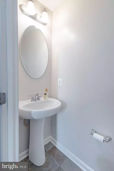 39 Streamside Pl, Falling Waters, WV 25419 photo 11