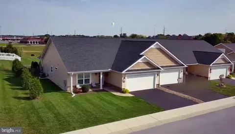 114 Saffron Ter, Falling Waters, WV 25419 photo 2