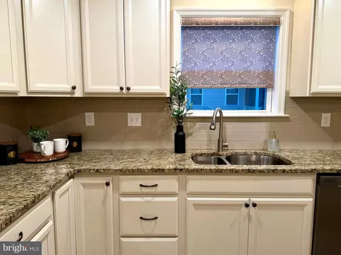 114 Saffron Ter, Falling Waters, WV 25419 photo 12