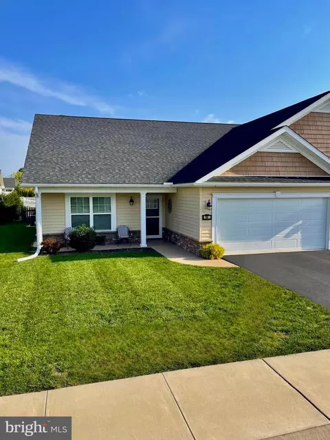 114 Saffron Ter, Falling Waters, WV 25419