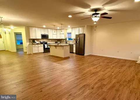 114 Saffron Ter, Falling Waters, WV 25419 photo 9