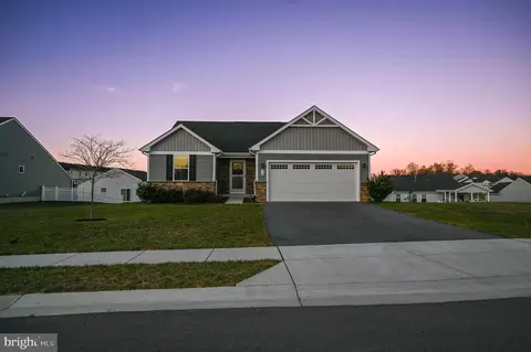 14 Plum Tree Ln, Martinsburg, WV 25403