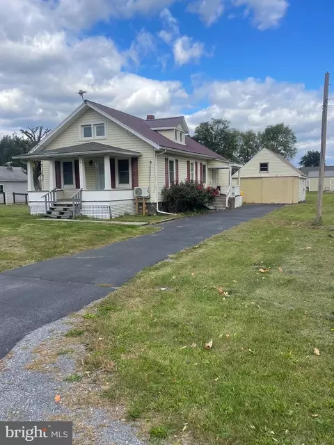 76 Martha Dr, Martinsburg, WV 25405