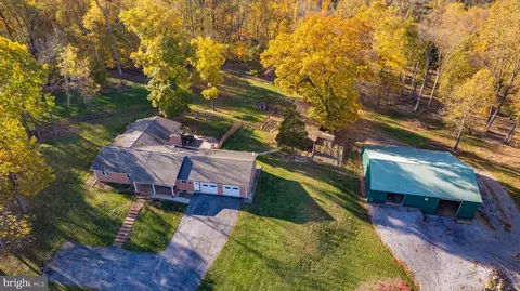 807 Grade Rd, Falling Waters, WV 25419