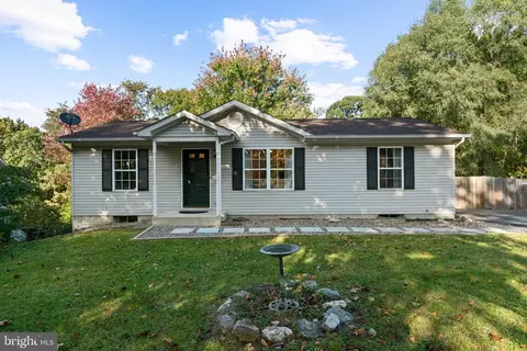 40 Leslie Ln, Martinsburg, WV 25405